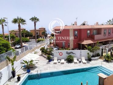 Adossat amb piscina en venda a Casco Urbano