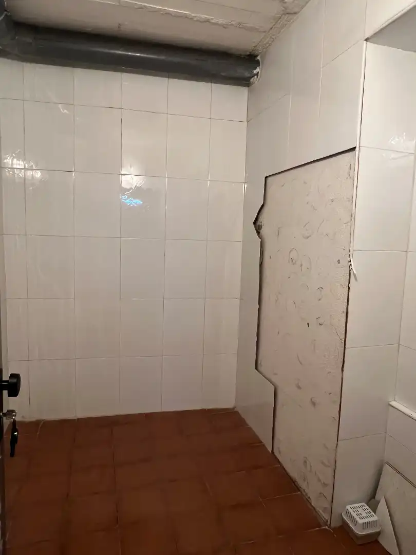 Baño de Garaje en venta en Barcelona con Alarma