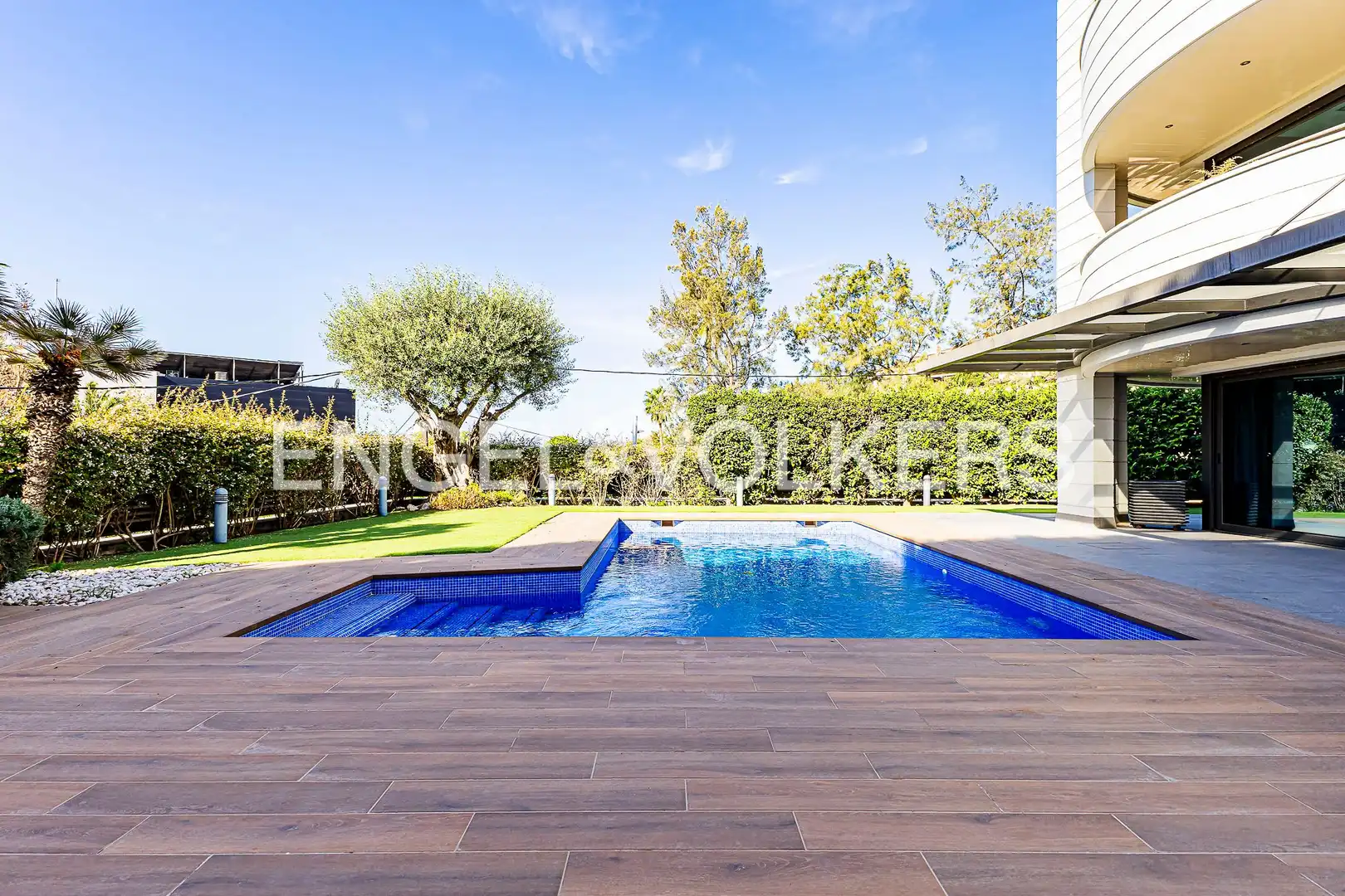 Swimming pool of Houses for sale in Esplugues de Llobregat  with Air Conditioner, Heating and Private garden