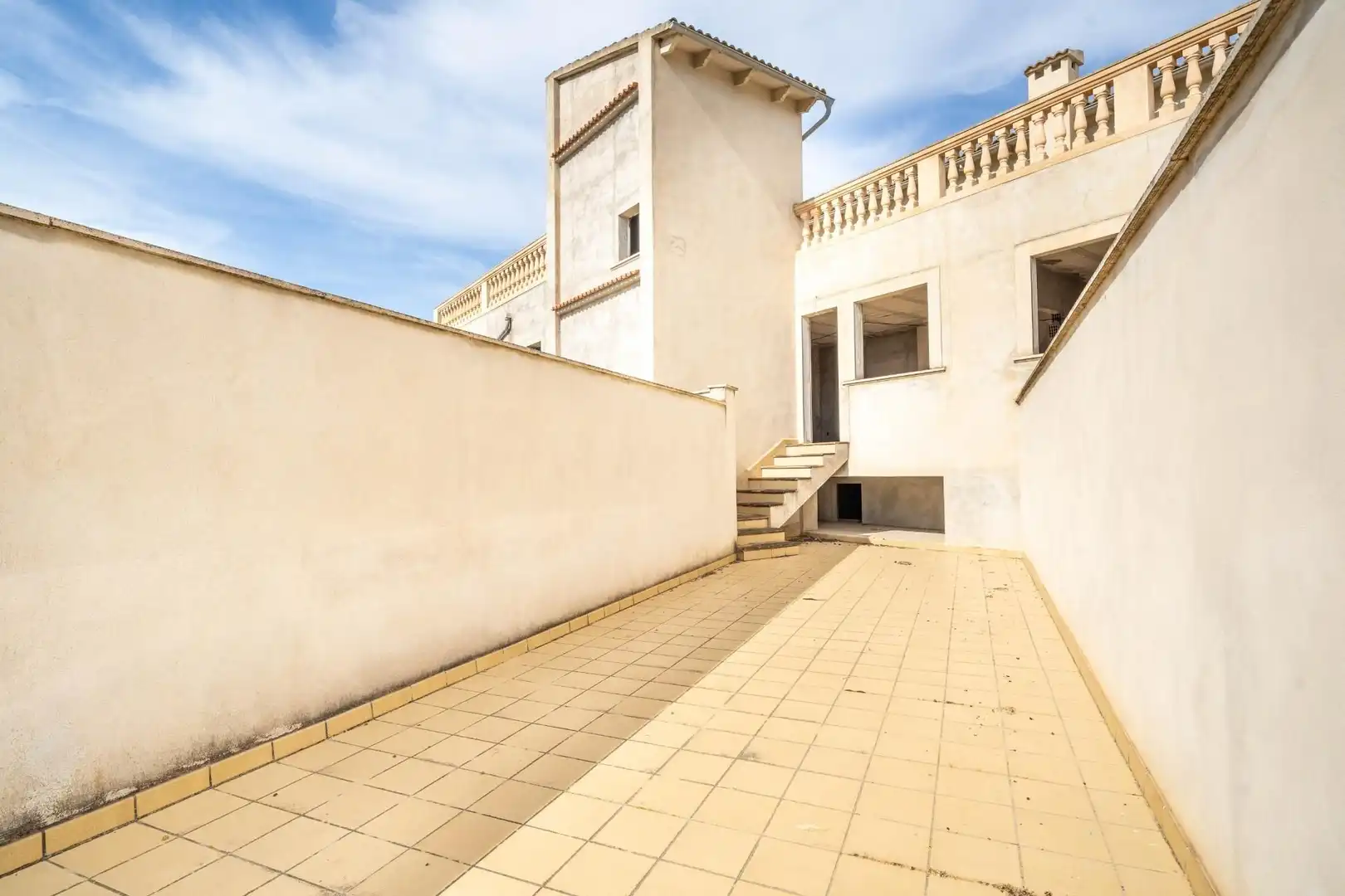 Terrace of Buildings for sale in Maria de la Salut