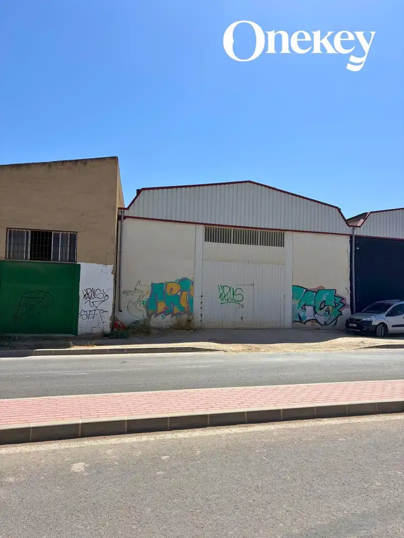 Nau industrial en venda a de los Isidoros 8, imagen 3