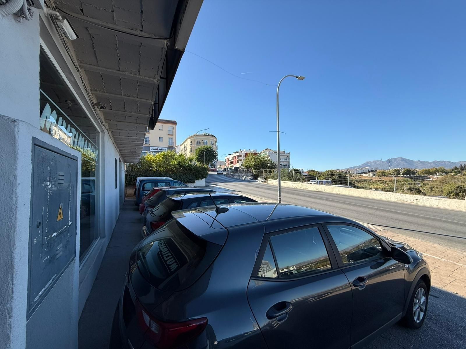 Vista exterior de Nau industrial en venda en Coín