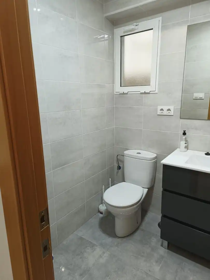 Baño de Piso de alquiler en Mislata con Aire acondicionado, Terraza y Amueblado