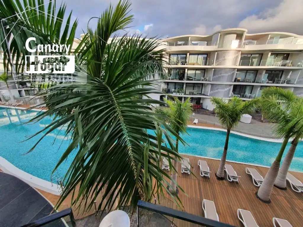 Piscina de Apartament en venda en Arona amb Aire condicionat, Calefacció i Jardí privat