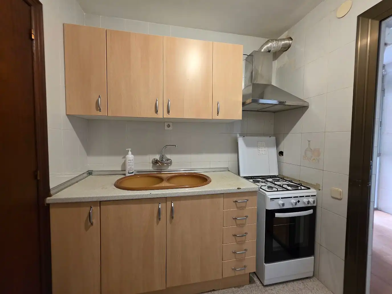 Kitchen of Flat for sale in Sabadell  with Oven and Alarm