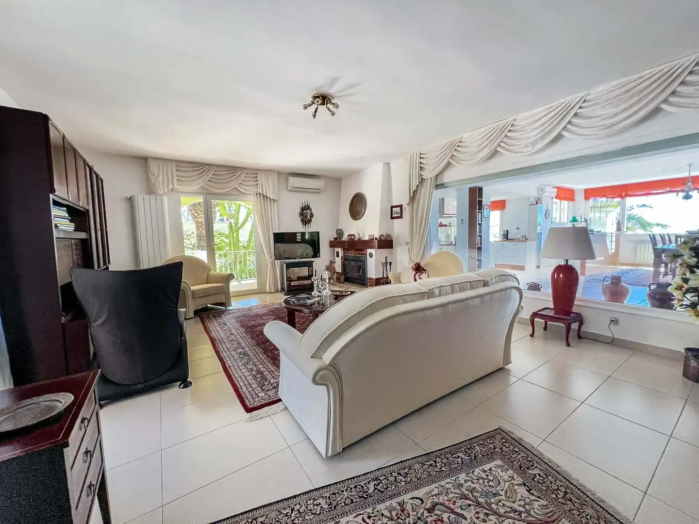 Sala de estar de Casa o chalet en venta en La Nucia con Aire acondicionado, Calefacción y Jardín privado
