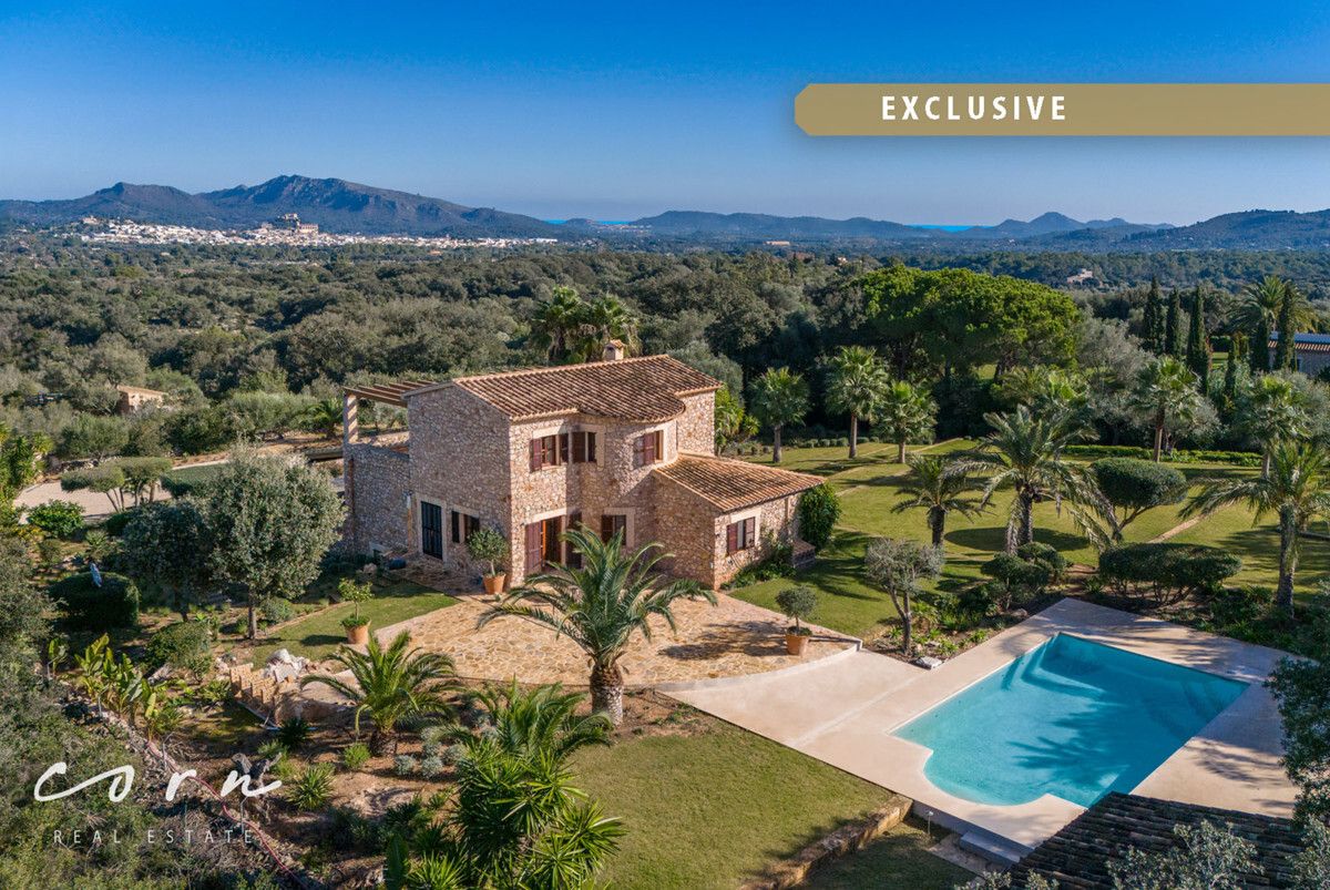 Vista exterior de Finca rústica en venda en Artà amb Aire condicionat, Calefacció i Jardí privat