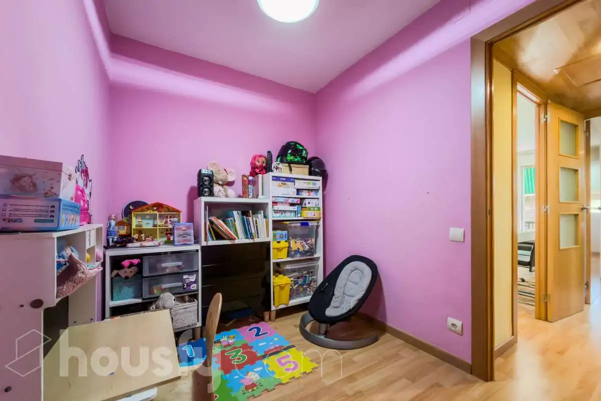 Flat for sale in Barcelona  with Air Conditioner, Parquet flooring and Terrace