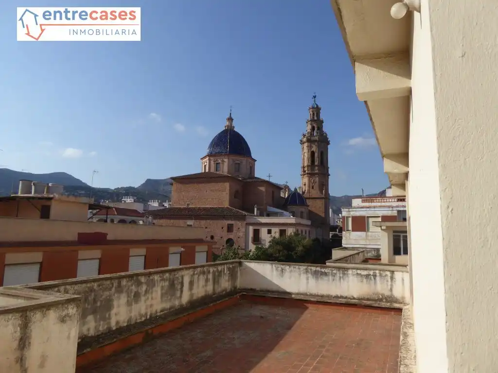 Casa amb terrassa en venda a La Vall d'Uixó