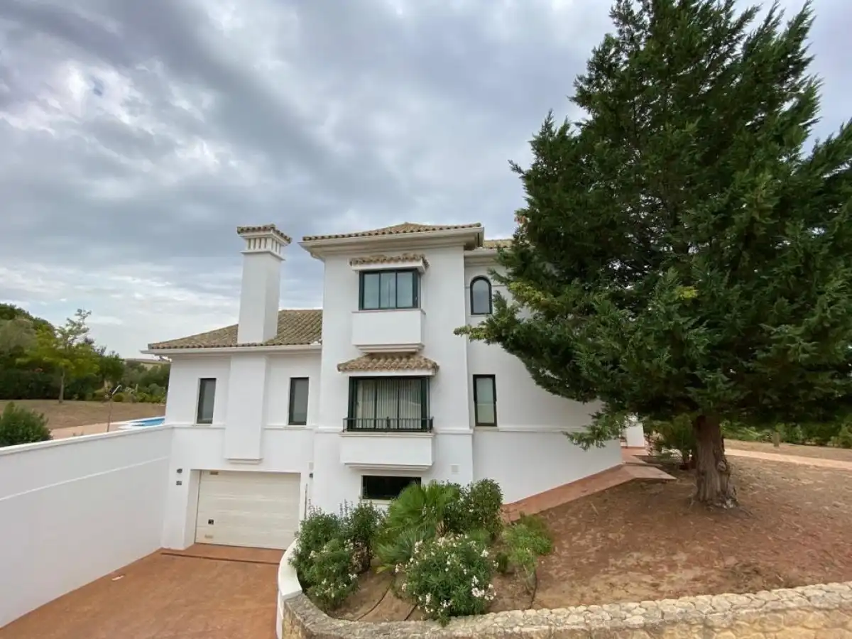 Vista exterior de Casa o xalet en venda en Arcos de la Frontera amb Aire condicionat, Calefacció i Jardí privat