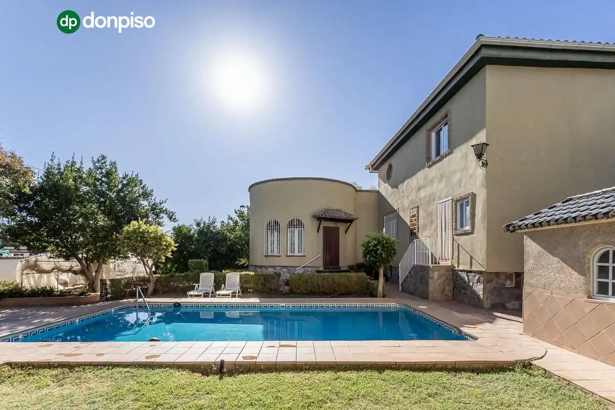 Chalet con piscina en venta en Calle del Arache 5, imagen 3