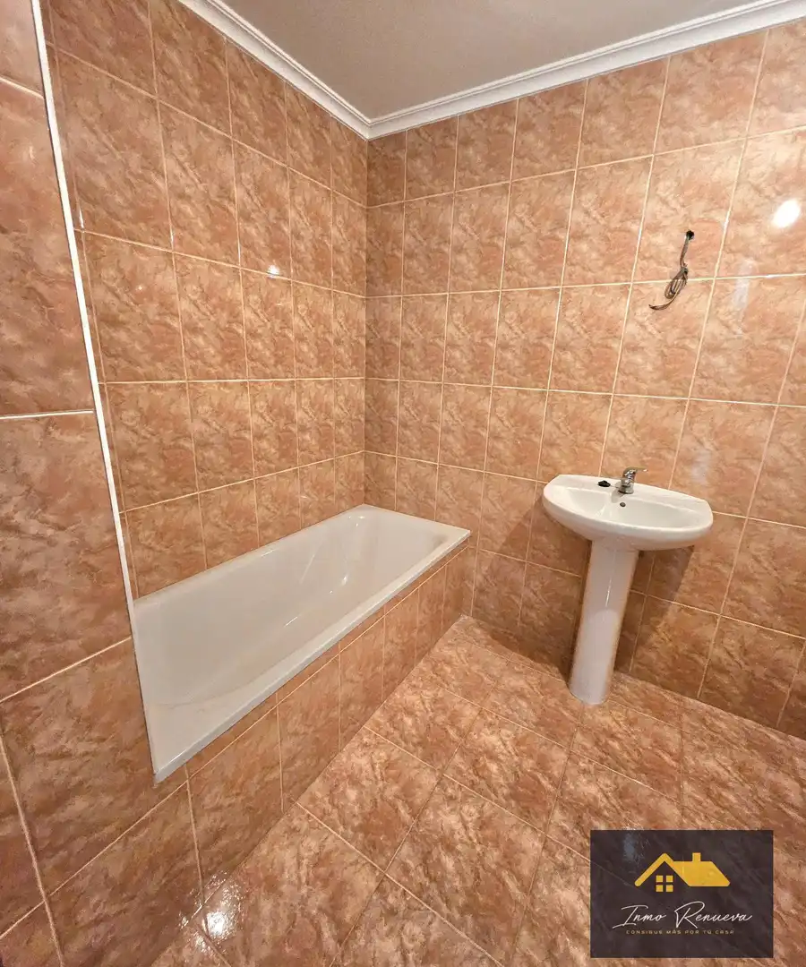 Baño de Ático en venta en Santurtzi  con Calefacción, Trastero y Balcón