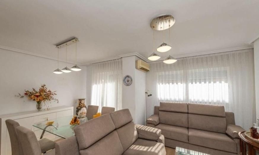 Sala d'estar de Pis de lloguer en Pinto amb Aire condicionat, Jardí privat i Parquet