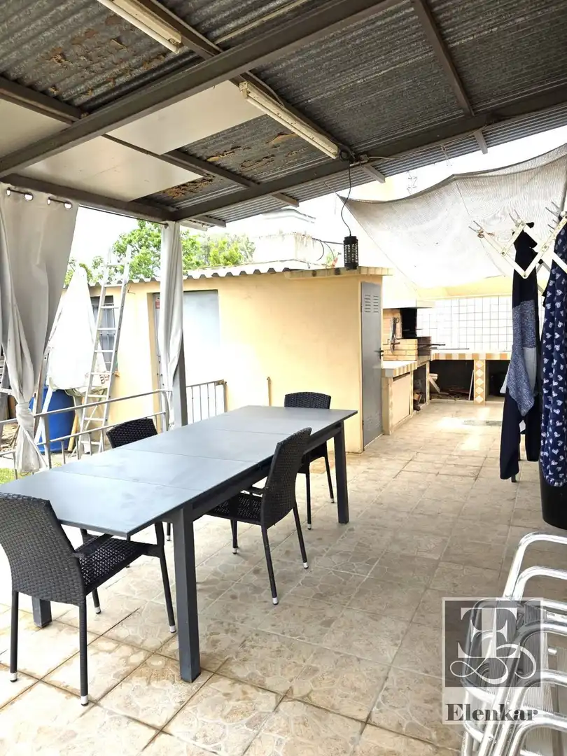 Terrassa de Casa o xalet en venda en Vilanova i la Geltrú amb Aire condicionat, Calefacció i Jardí privat