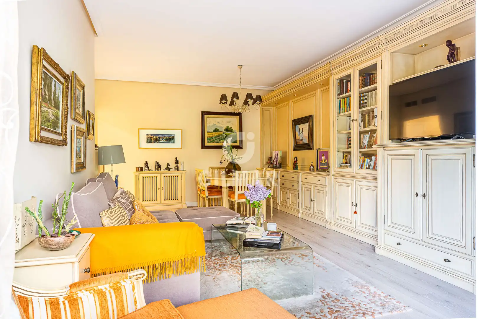 Living room of Ground floor for sale in Pozuelo de Alarcón  with Heating, Private garden and Storage room