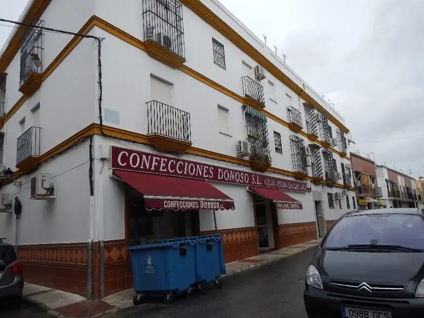 Vista exterior de Pis de lloguer en La Algaba amb Aire condicionat