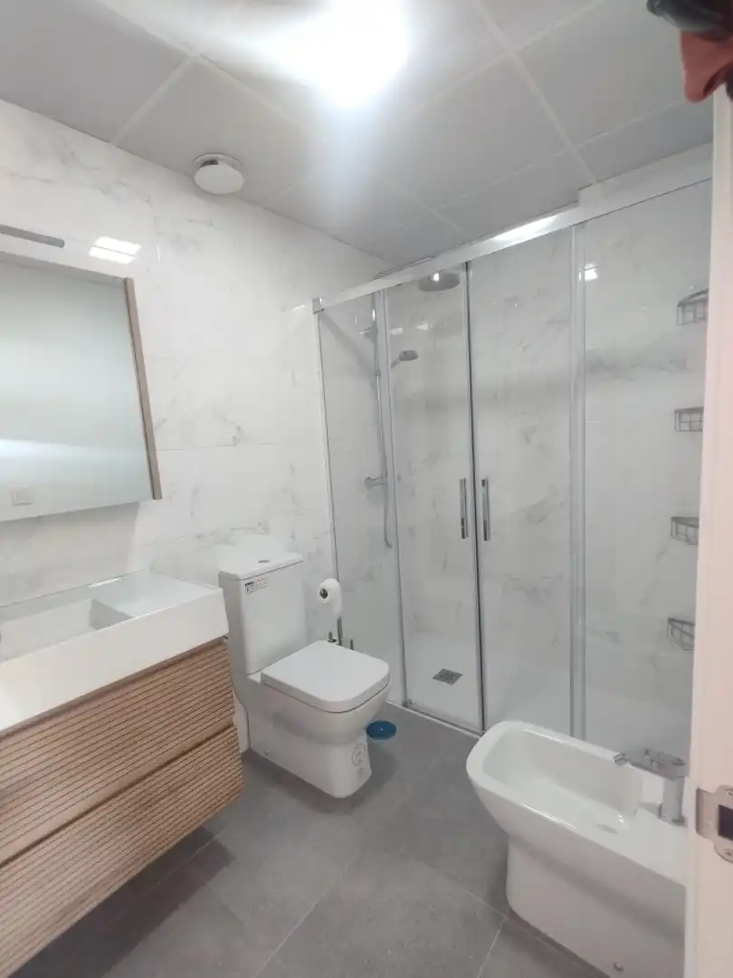 Bathroom of Attic for rent in Granada  with Air Conditioner, Heating and Storage room
