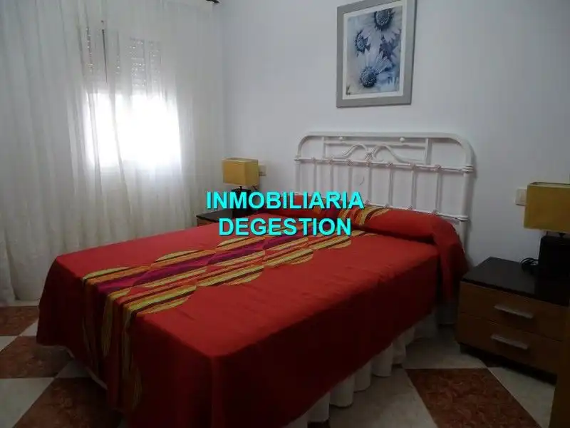 Schlafzimmer von Einfamilien-Reihenhaus zum Verkauf in Lupión mit Klimaanlage, Terrasse und Möbliert