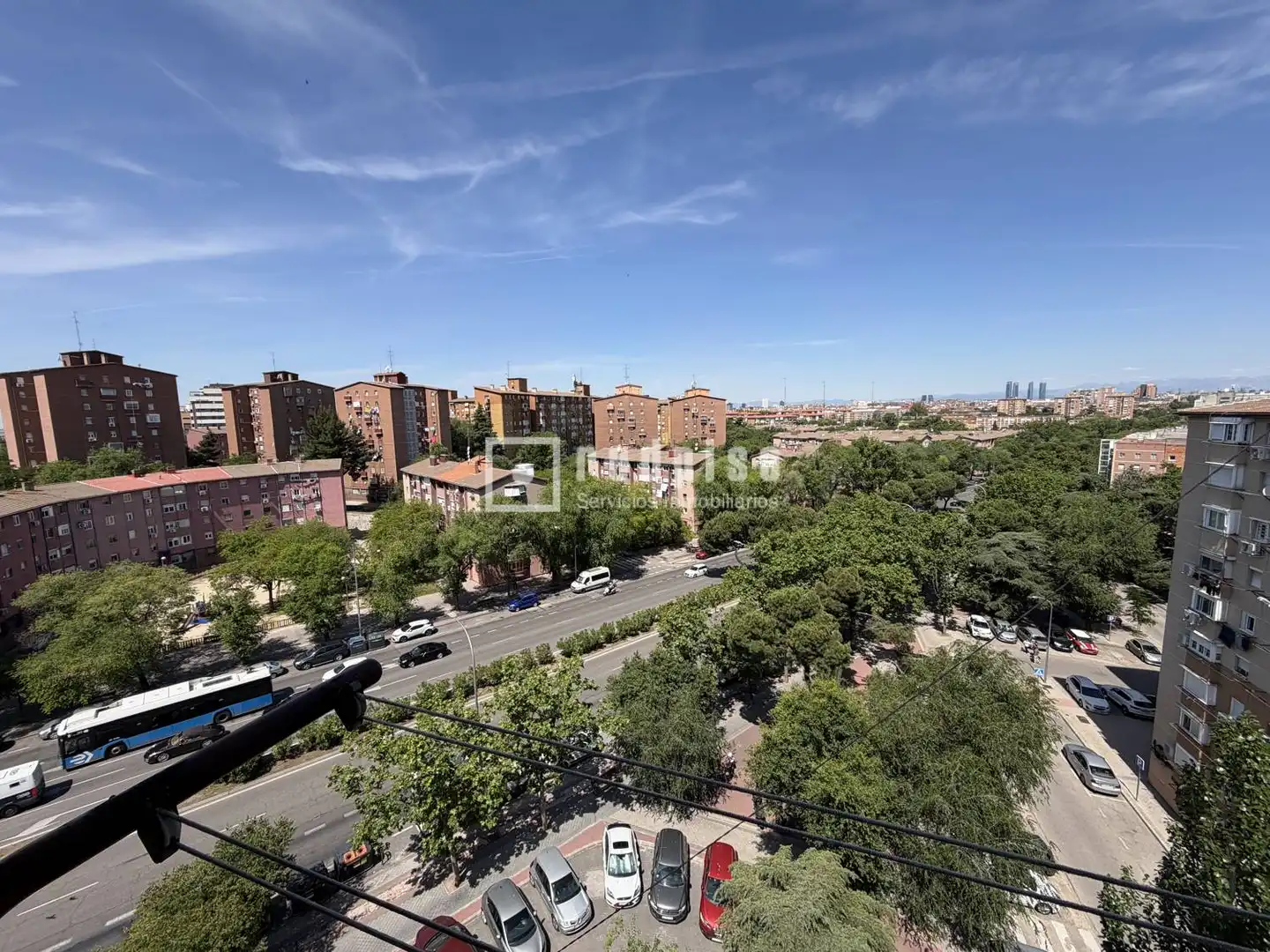 Vista exterior de Piso en venta en Madrid con Calefacción y Parquet