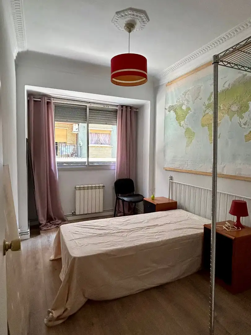 Schlafzimmer von Wohnung zur Miete in Zaragoza mit Heizung, Parkett und Möbliert