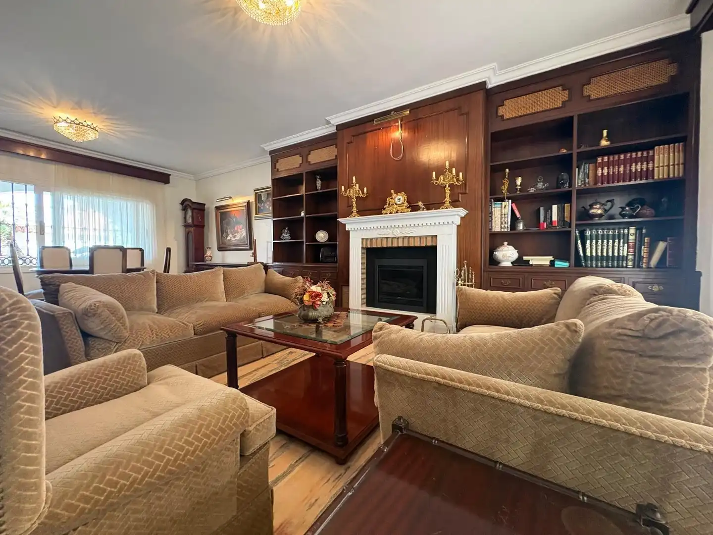 Living room of Houses for sale in Algeciras  with Air Conditioner, Private garden and Terrace