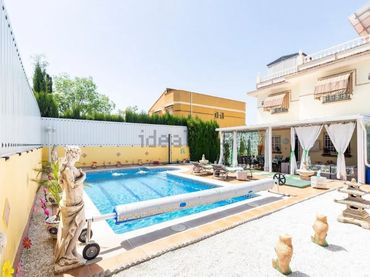 Villa mit Balkon zum Verkauf in Calle el Peral