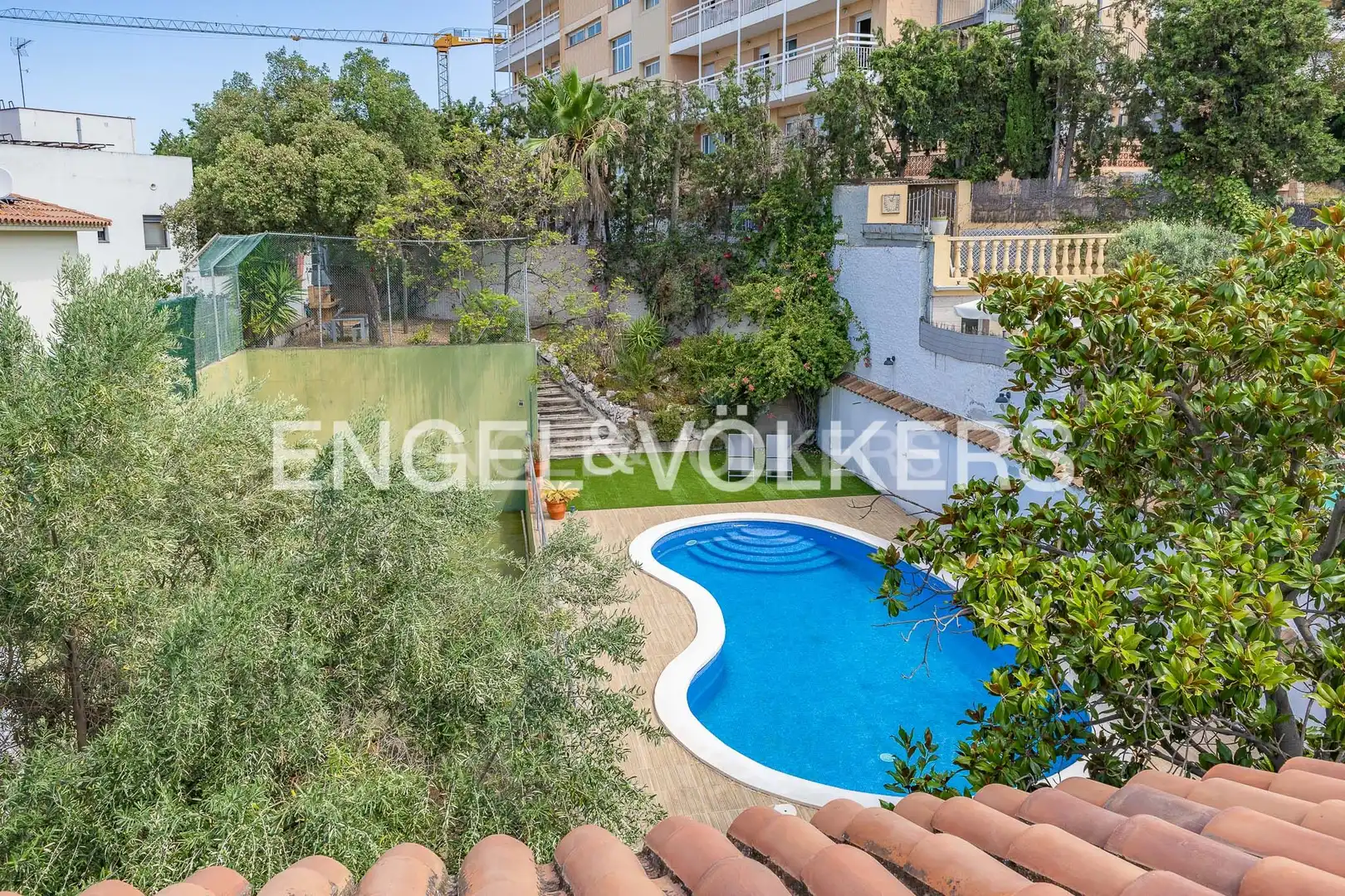 Piscina de Casa o xalet en venda en Sant Just Desvern amb Aire condicionat, Calefacció i Jardí privat