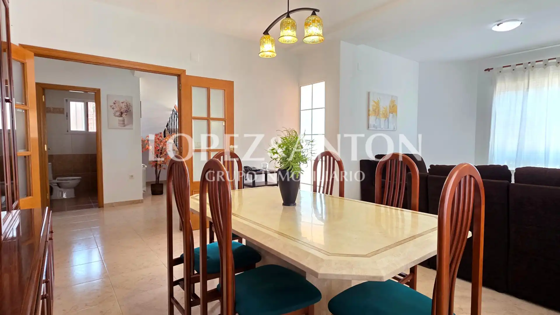 Comedor de Casa o chalet en venta en L'Eliana con Aire acondicionado, Calefacción y Jardín privado
