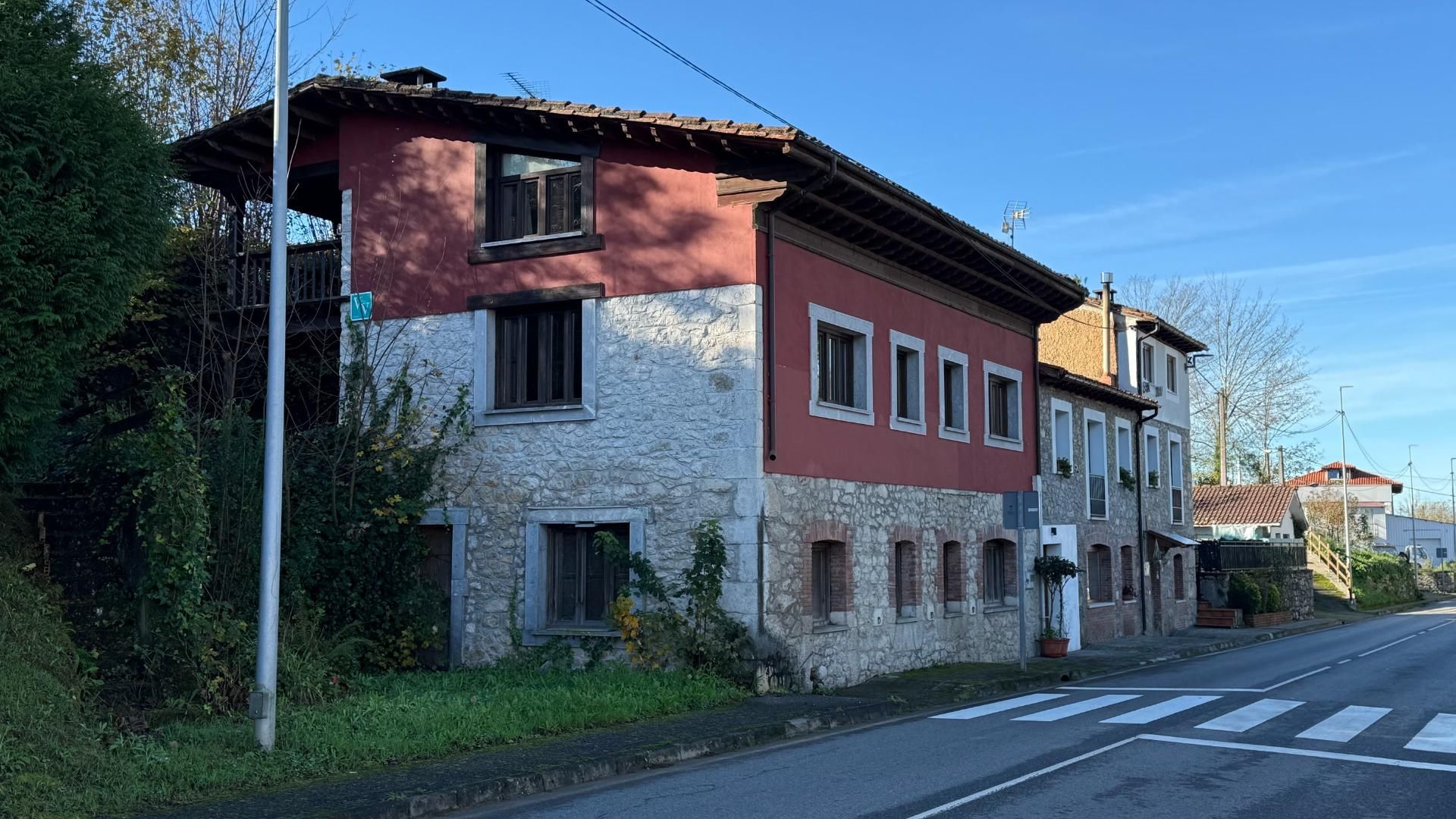 Vista exterior de Casa adosada en venta en Onís