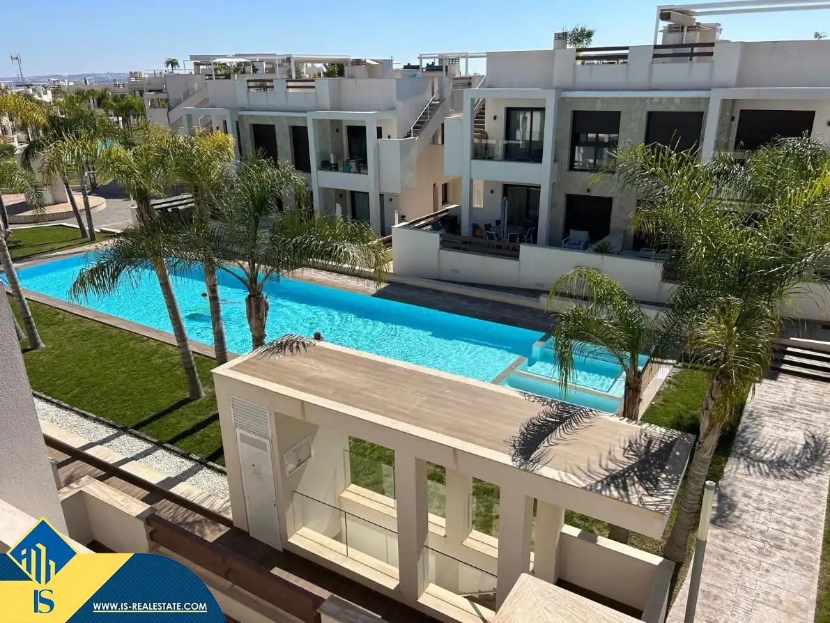 Bungalow con piscina en venta en Los Balcones - Los Altos, imagen 10