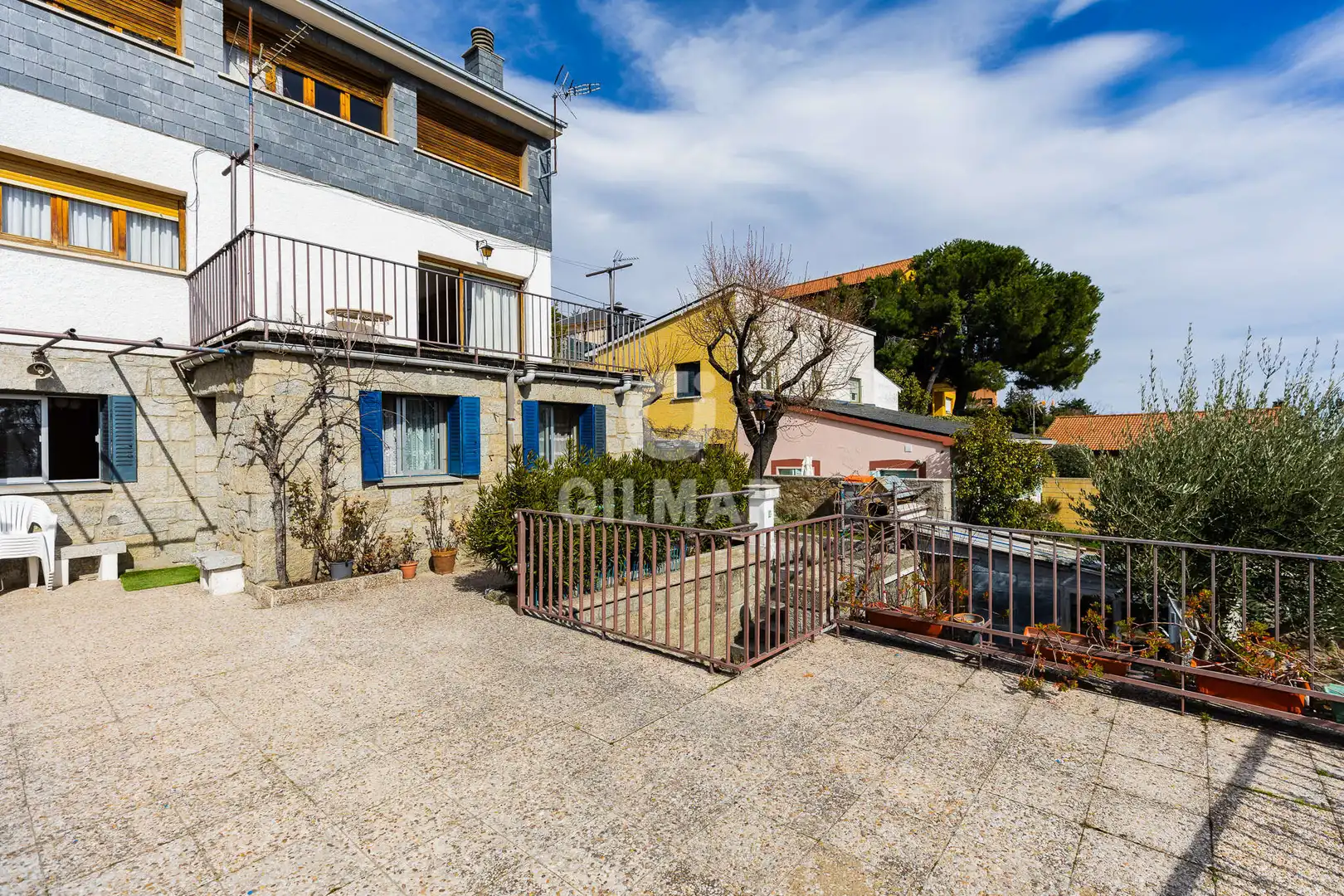 Exterior view of Detached homes for sale in San Lorenzo de El Escorial  with Private garden