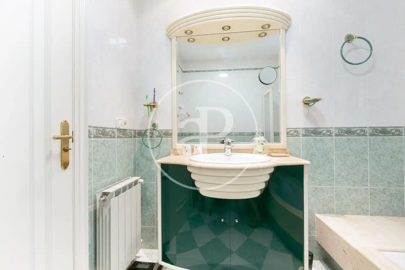 Baño de Casa o chalet en venta en Chiva con Calefacción, Jardín privado y Terraza