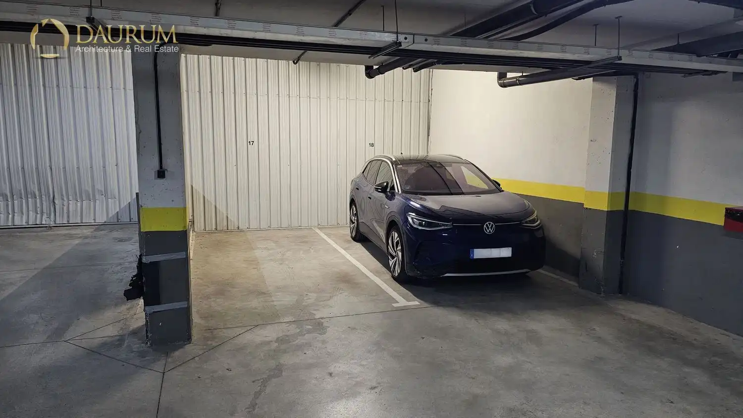 Parking of Flat for sale in Madrid  with Heating and Storage room