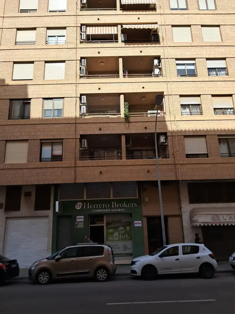 Vista exterior de Local en venta en Castellón de la Plana / Castelló de la Plana