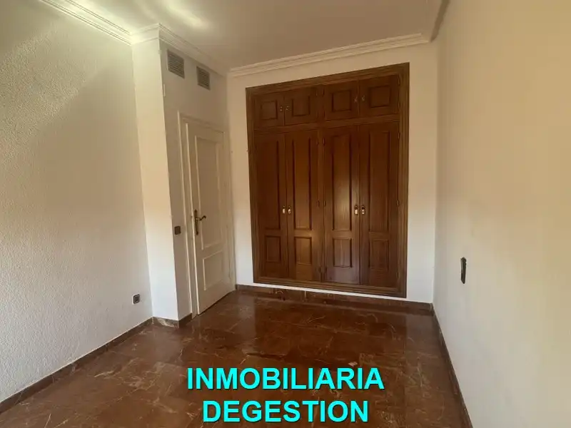 Bedroom of Flat for rent in Linares  with Air Conditioner and Balcony