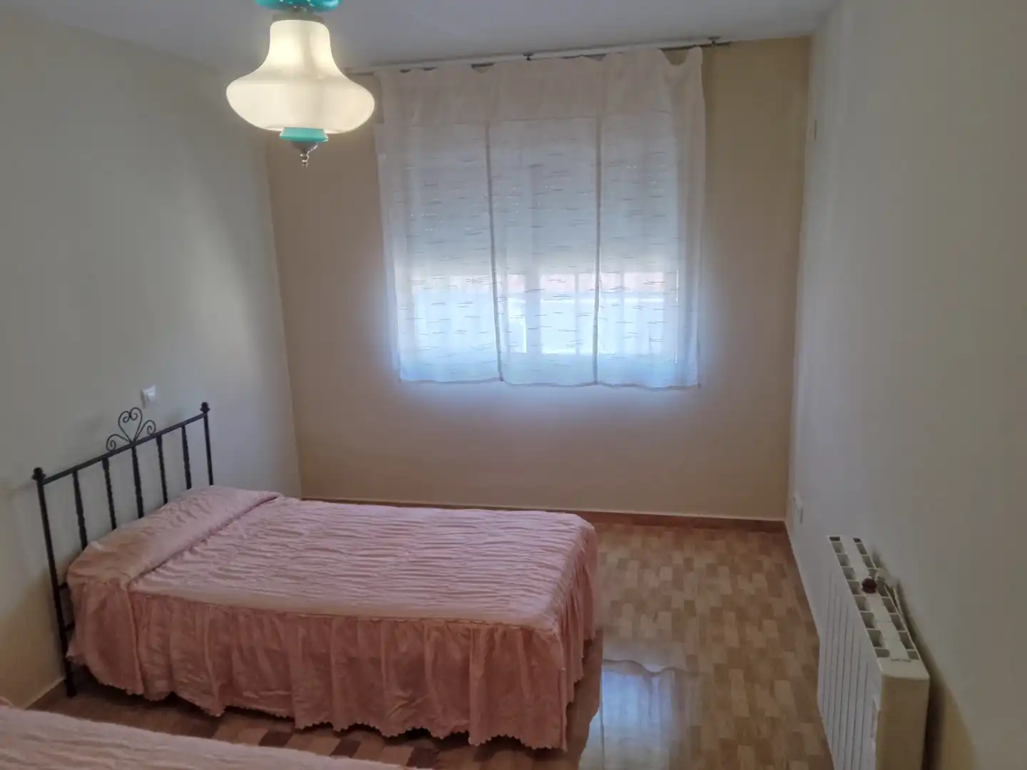 Dormitori de Casa o xalet de lloguer en Escalona amb Aire condicionat, Jardí privat i Terrassa