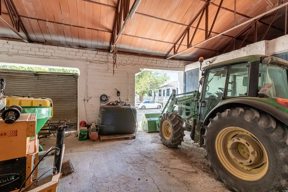 Parking de Finca rústica en venta en Moclín con Piscina