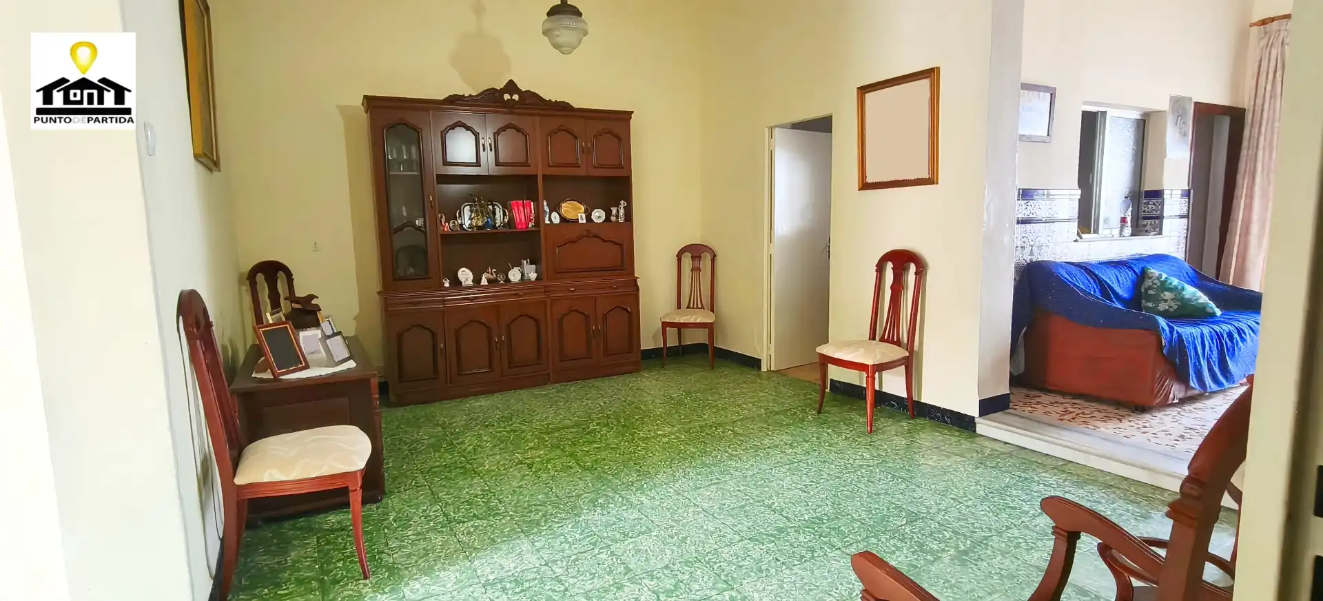 Sala d'estar de Casa o xalet en venda en La Palma del Condado amb Traster, Moblat i TV