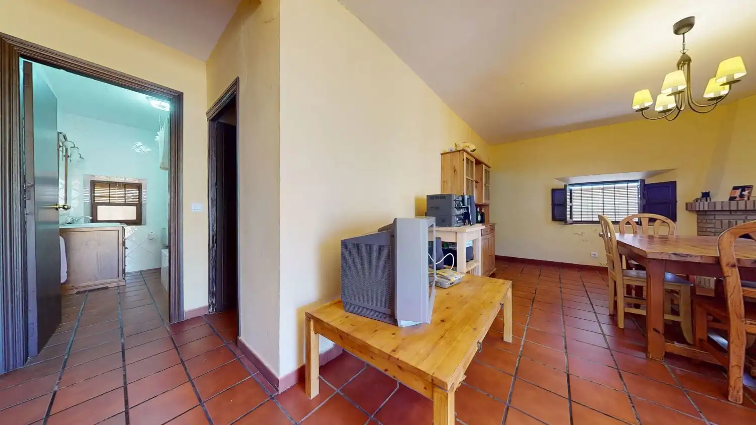Wohnzimmer von Country house zum Verkauf in Hornachos