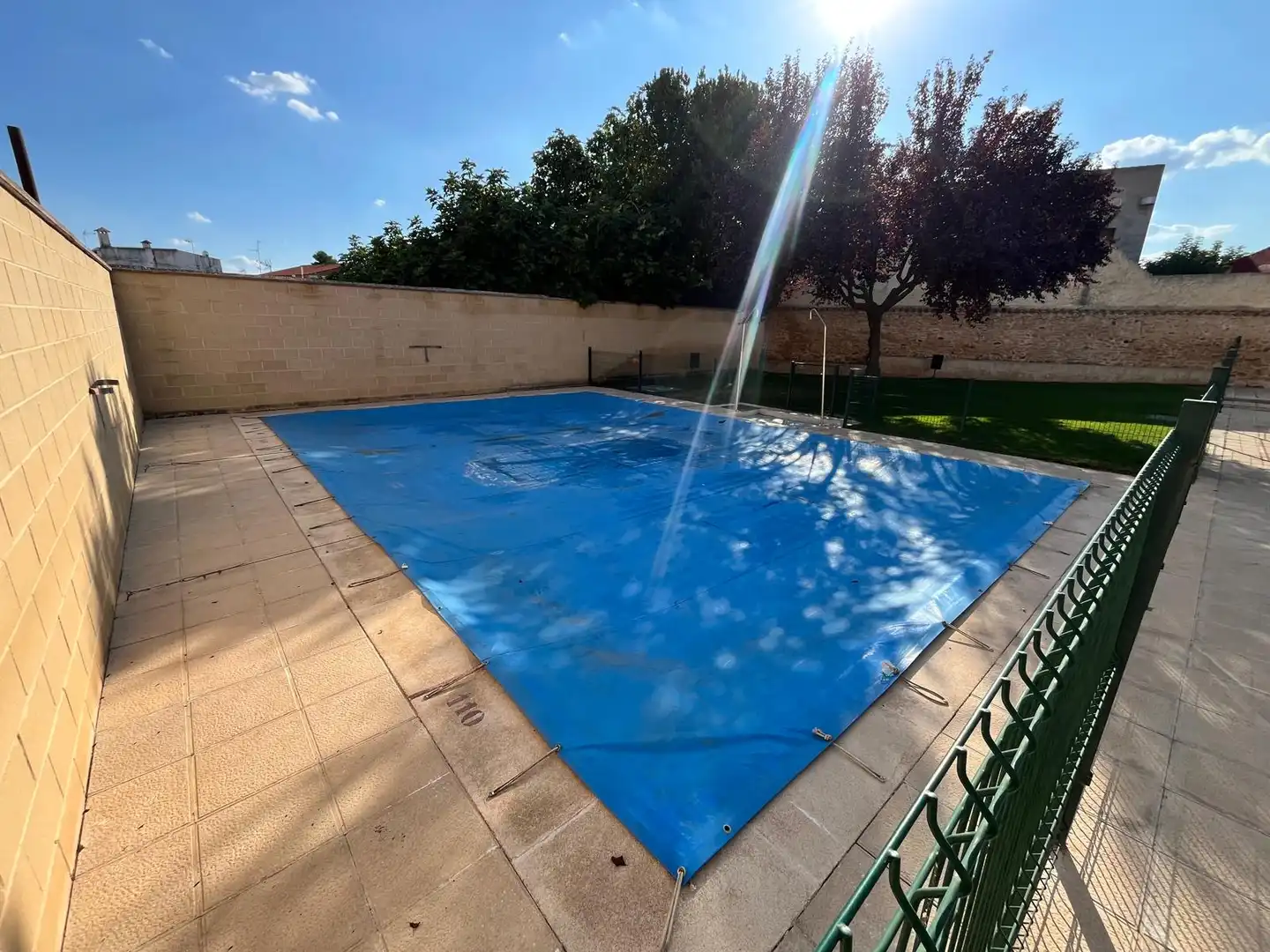 Piscina de Pis en venda en Carrión de Calatrava amb Aire condicionat, Calefacció i Terrassa