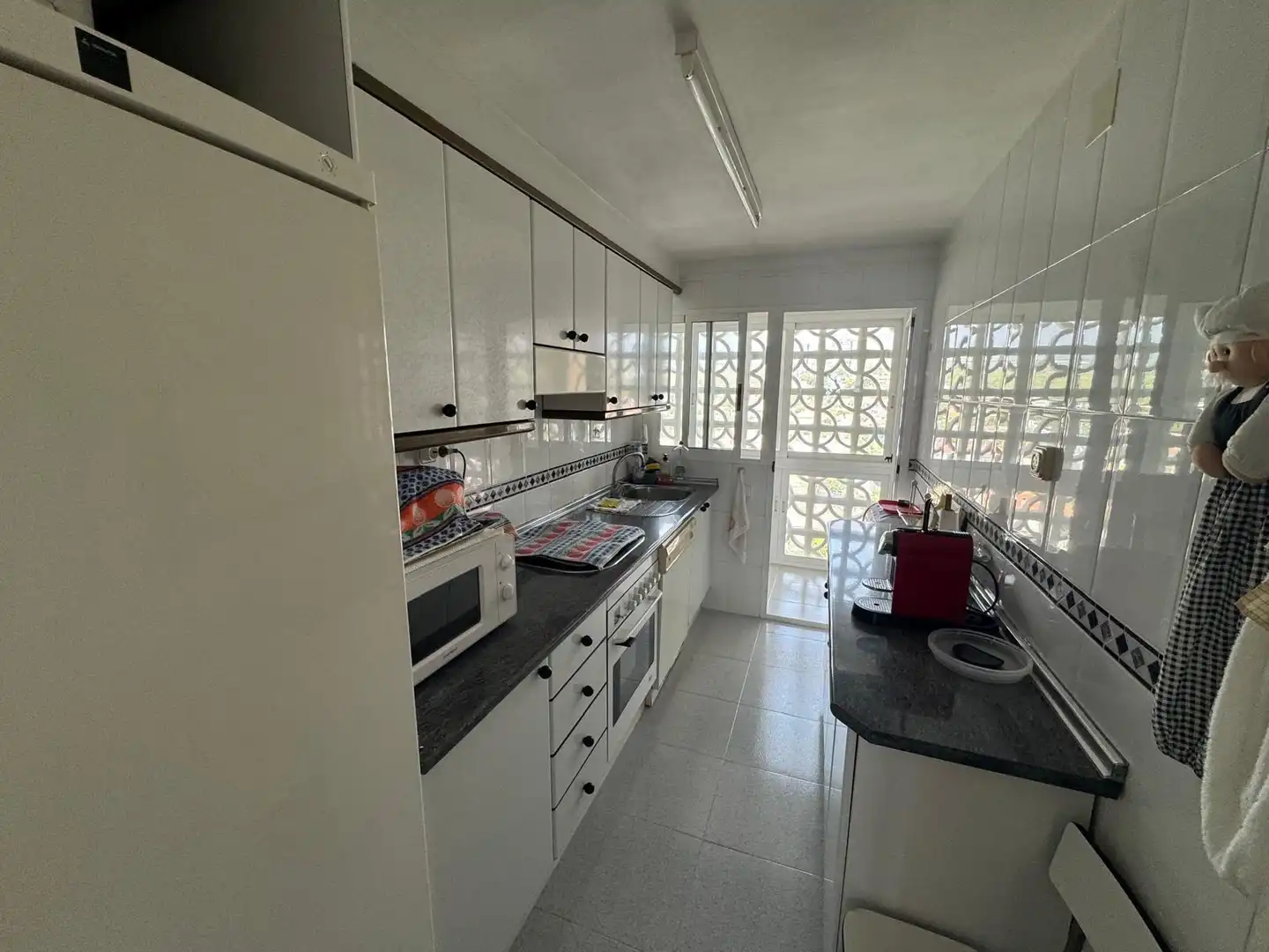Cocina de Apartamento en venta en Benidorm con Aire acondicionado, Jardín privado y Amueblado