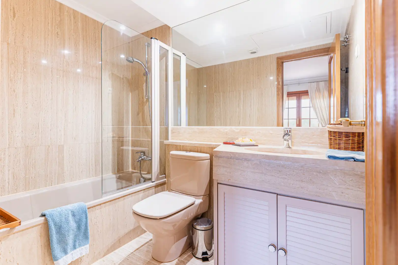 Baño de Casa o chalet en venta en Las Rozas de Madrid con Aire acondicionado, Calefacción y Jardín privado