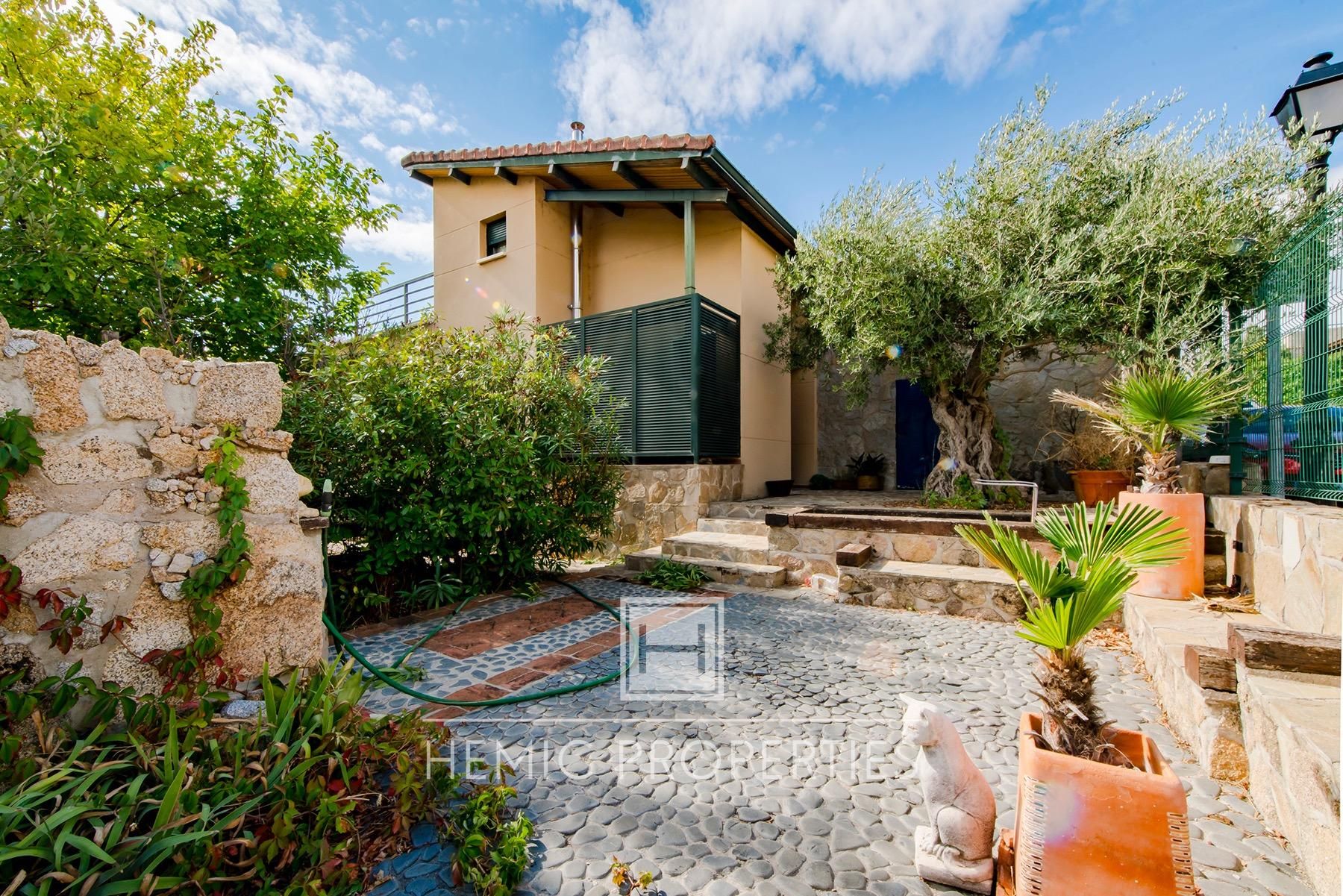 Vista exterior de Casa o chalet en venta en Manzanares El Real con Aire acondicionado, Calefacción y Jardín privado