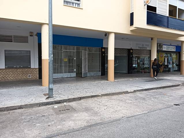 Local comercial en Alquiler en El Juncal - Vallealto