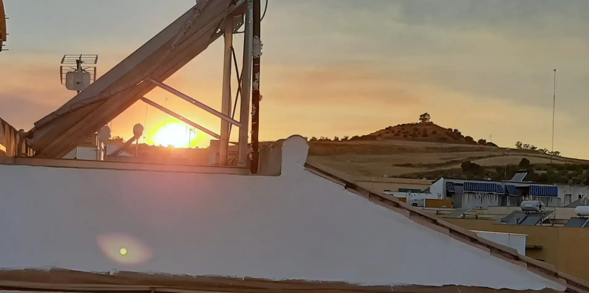 Vista exterior de Casa adosada en venda en Camas amb Forn