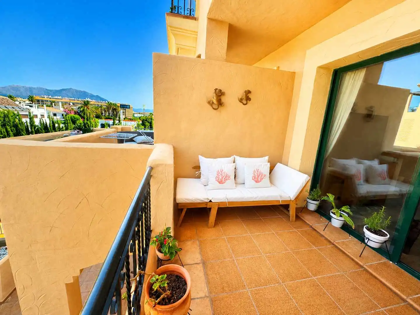 Terraza de Dúplex en venta en Manilva con Aire acondicionado, Calefacción y Terraza