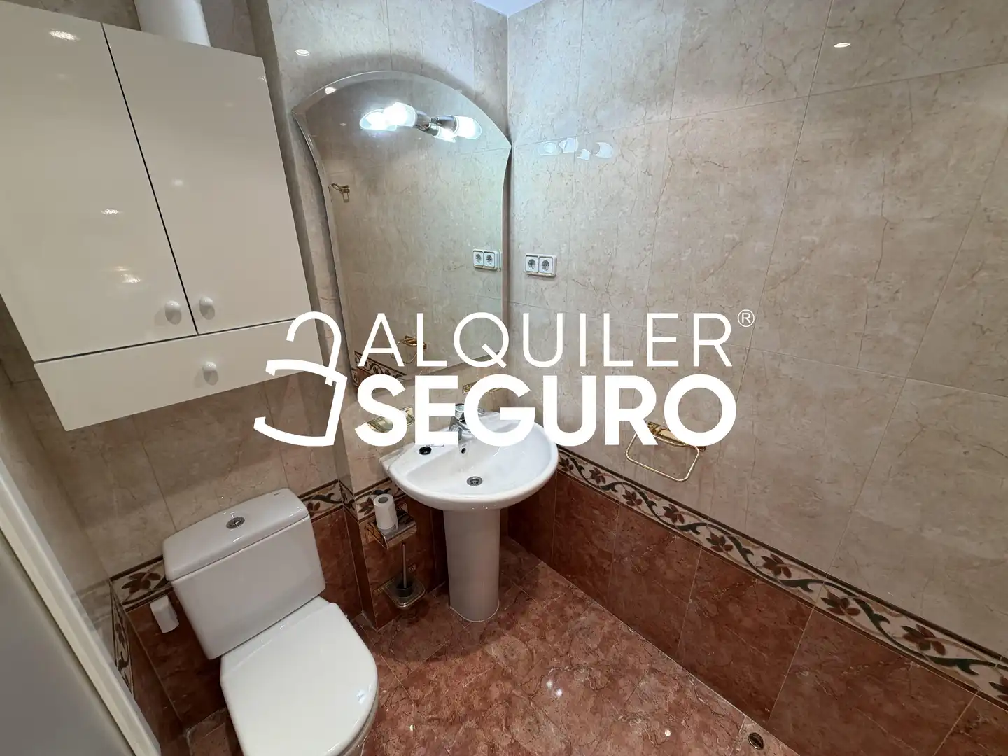 Bathroom of Flat for rent in Leganés  with Air Conditioner, Heating and Storage room