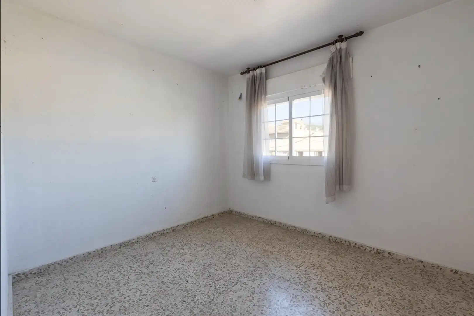 Bedroom of Buildings for sale in La Zubia