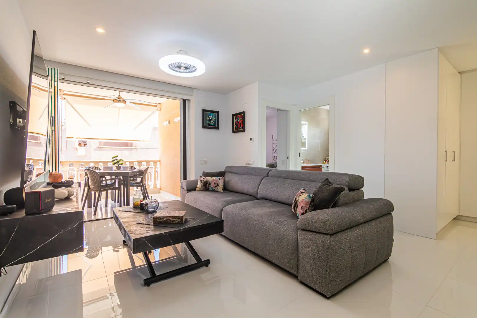 Sala d'estar de Apartament en venda en Santa Pola amb Aire condicionat, Moblat i Balcó