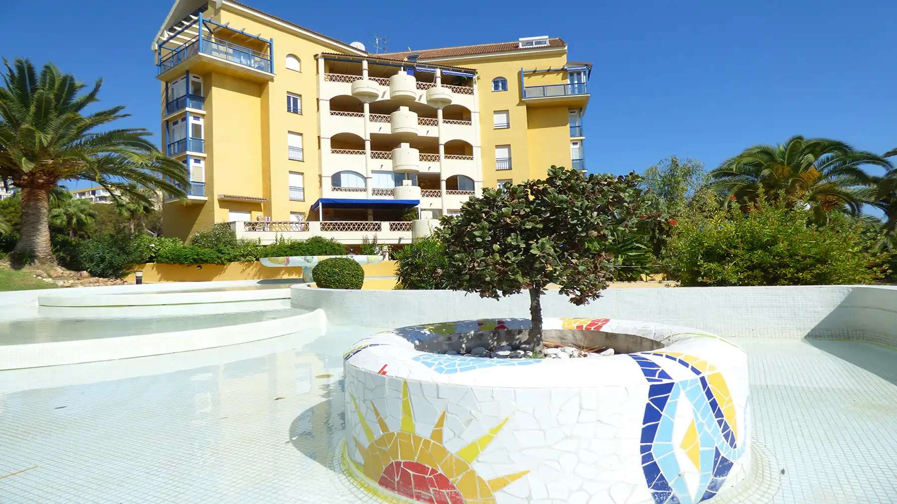 Vista exterior de Piso en venta en Benalmádena con Aire acondicionado, Terraza y Trastero
